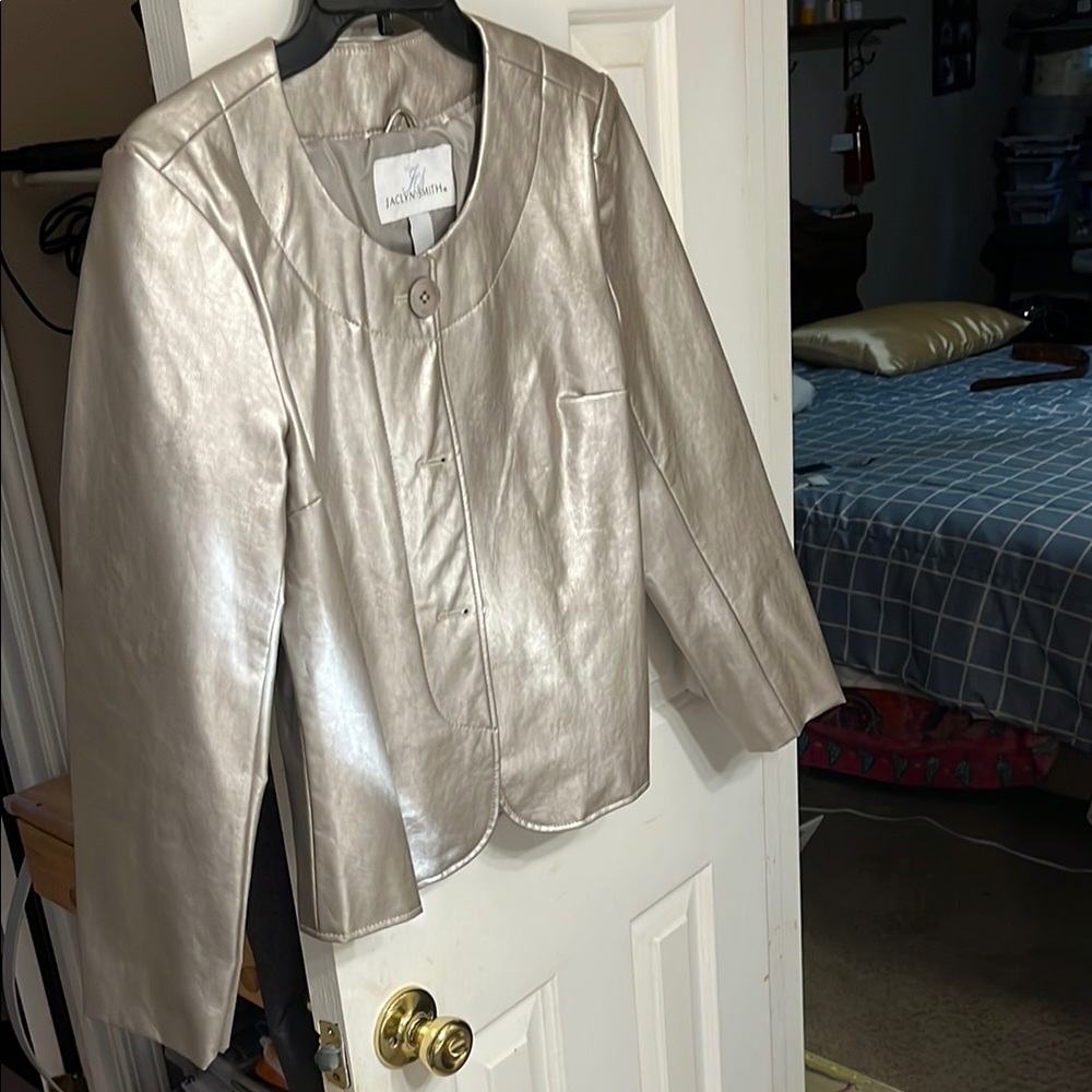 Jaclyn Smith Silver Blazer Elegant Collarless Design